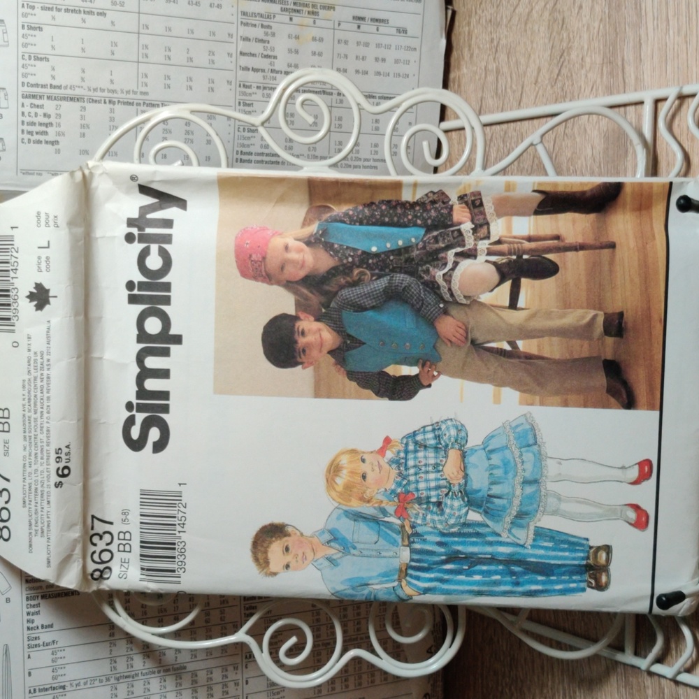 Uncut Simplicity Sewing Pattern #8637